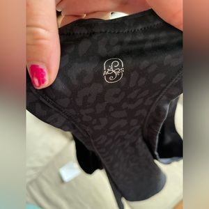 It’s worn only a few times. So cute and trendy